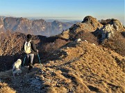37 Sul sent. 571 in cresta per lo Zuc di Pralongone  (1503 m)